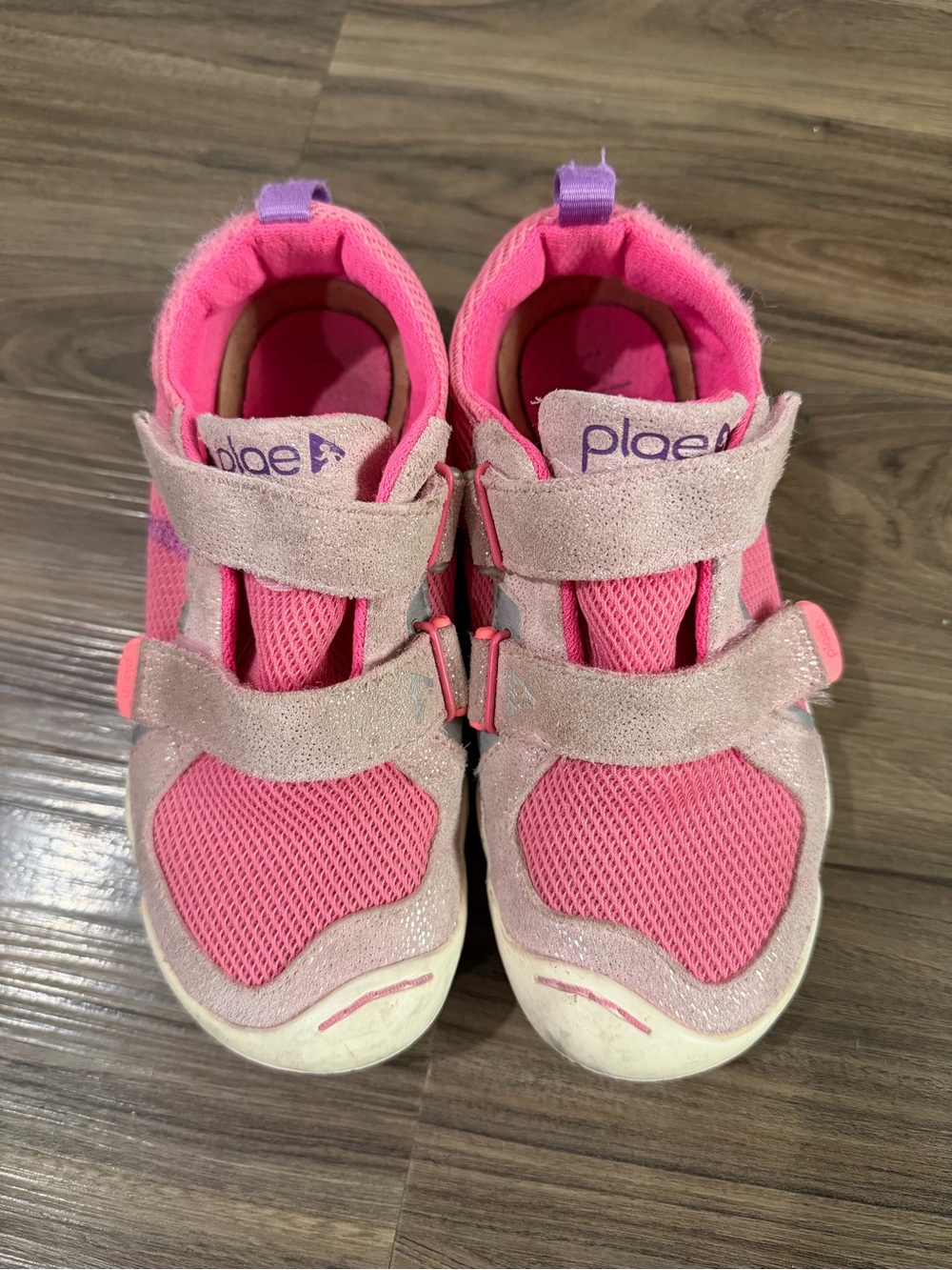 Plae shoes girl sz 13.5 pink sneaker